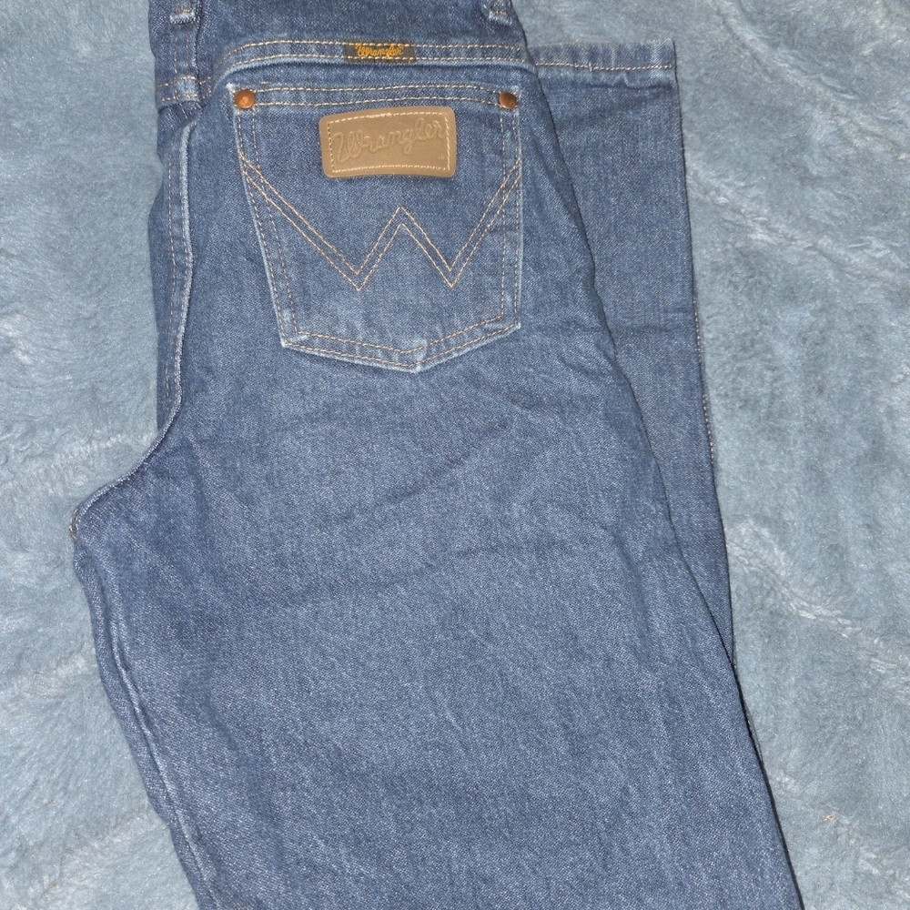 Wrangler Men's Classic Blue Straight Jeans